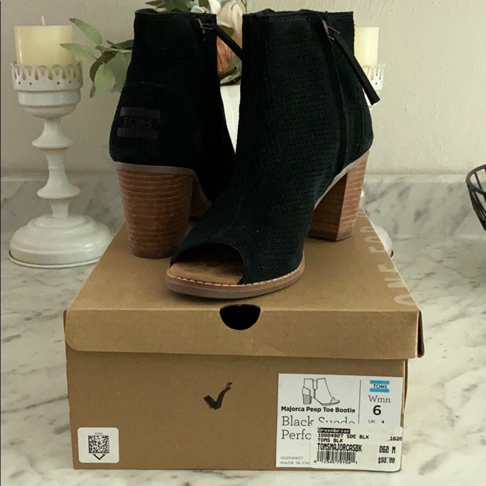 Toms